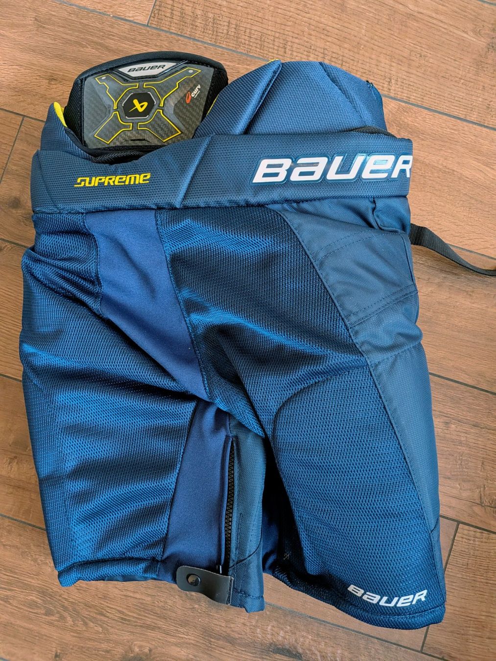 Bauer Pantaloni: Bauer Supreme March Hose -Junior (Grösse M) – Nuovo e nell'imballaggio originale da Wallisellen venduto da Abu1 1