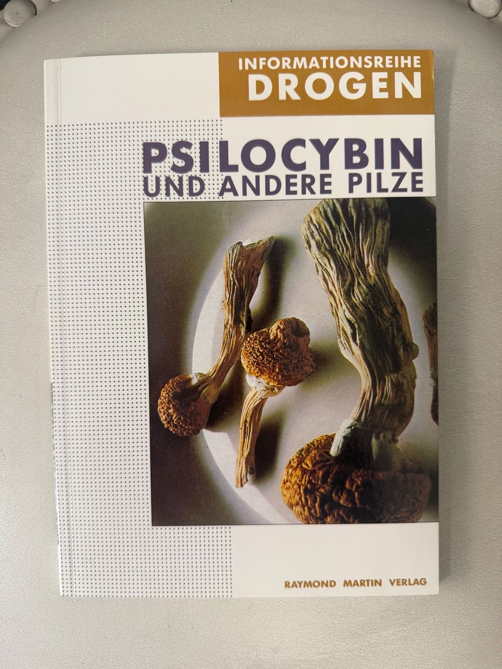 Libri: Psilocybin und andere Pilze – Usato da Dietikon venduto da Buchantiqdietikon