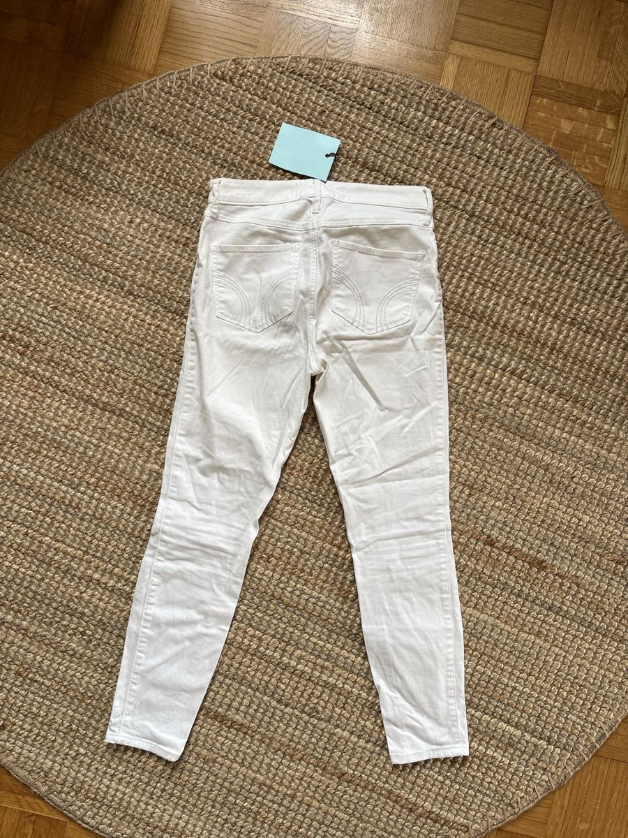 Hollister Pantaloni: Pantalon Hollister  – Usato da Neuchâtel venduto da cam_lf7y 2