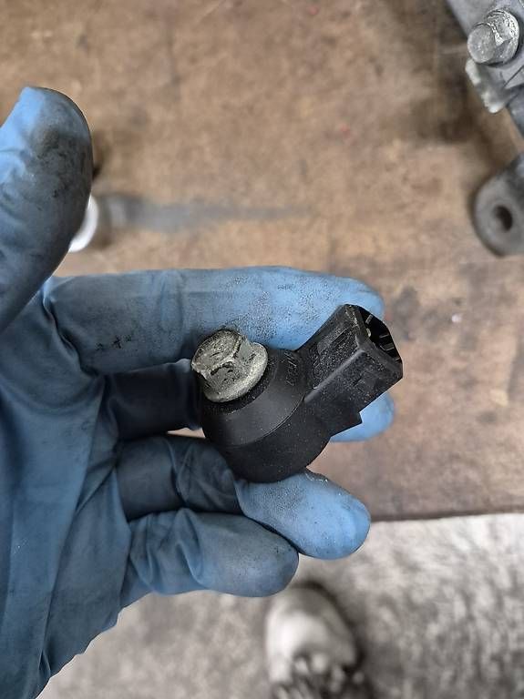 Tutti pezzi di ricambio auto: Klopfsensor Evo 10 – Usato da Döttingen venduto da alfisti124 1