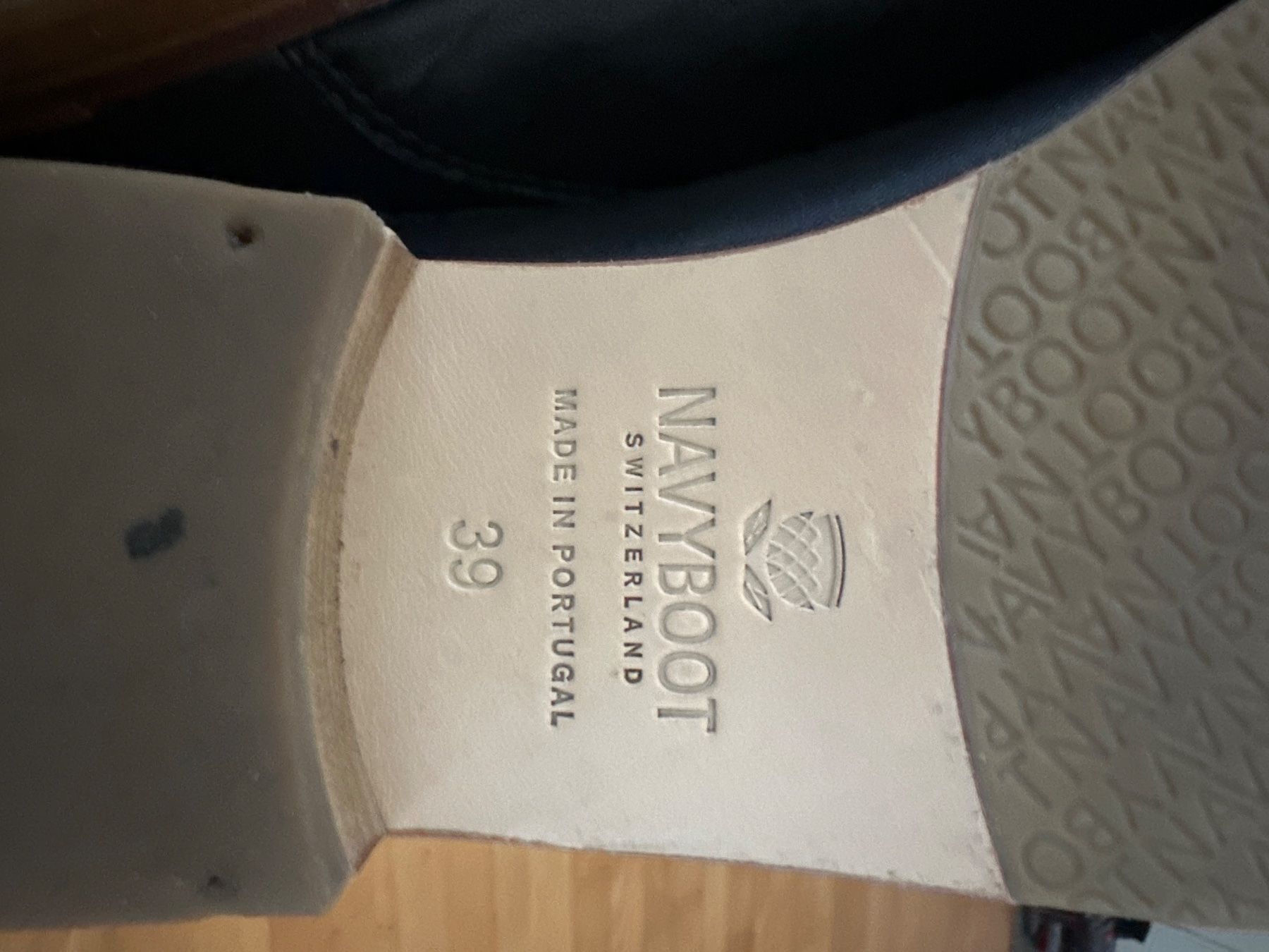 Damenschuhe: Navyboot 39 Leder, neuwertig – Neu (gemäss Beschreibung) aus bassersdorf von MIGLORE 1