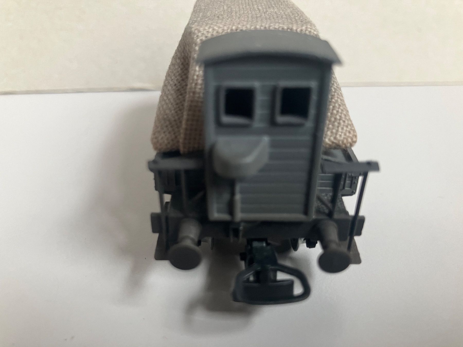 Modellini di ferrovie: Ruco BLS Wagen mit Plane + Bremserhaus, Speichenräder – Usato da Buchs ZH venduto da swiss-train 1