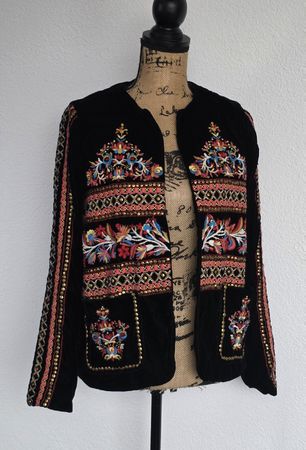 Schwarze Zara Woman Samt Jacke mit Stickerei, Gr. S Top!
