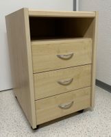 Korpus auf Rollen in Holzoptik
