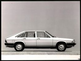 Fotografie Auto Audi 100 Schrägheck-Lim