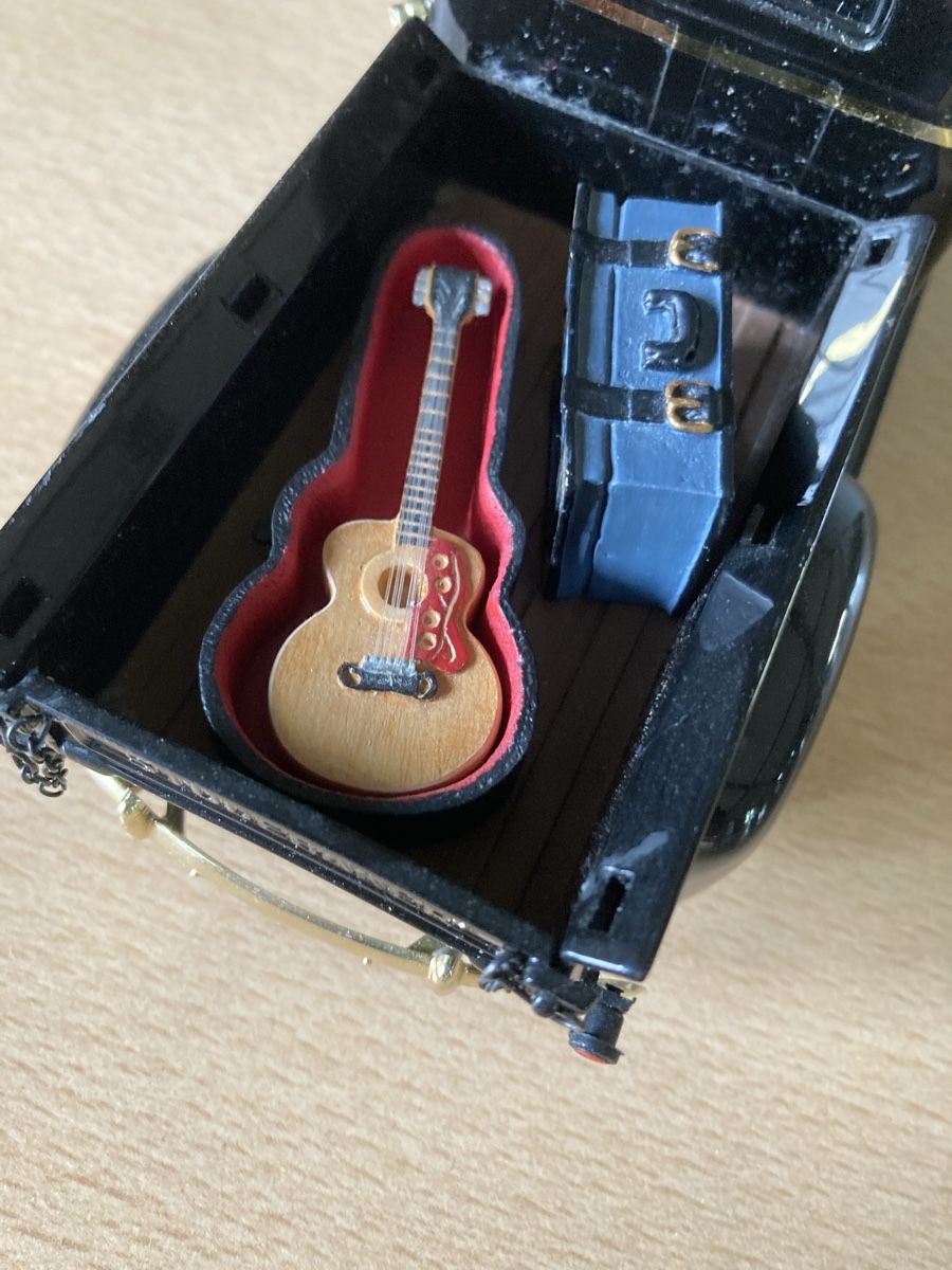 Voitures modèles: Elvis Auto – D'occasion à Niederuzwil par Miami1999 2
