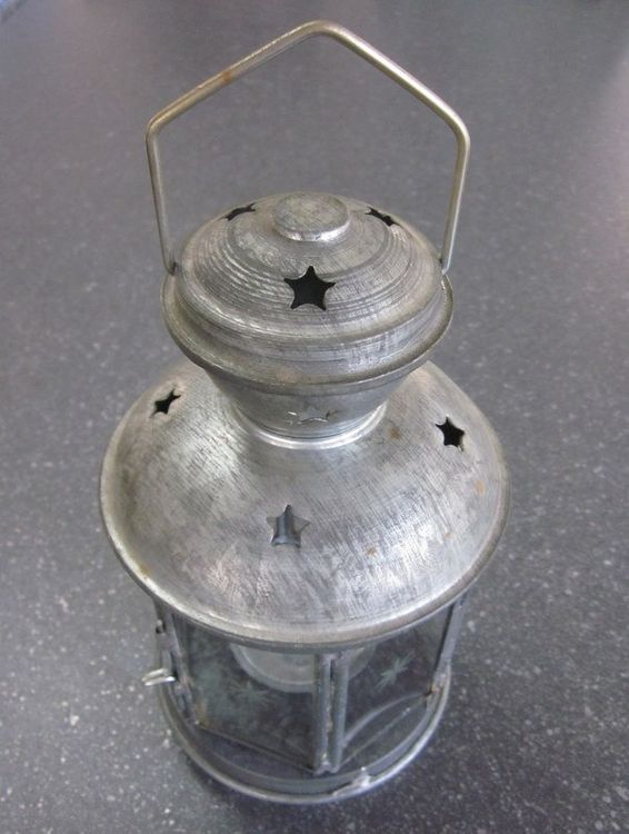 Lanternes: Metall-Windlicht, Laterne, Teelichthalter , Blech/Glas – D'occasion à Bischofszell par raika 7