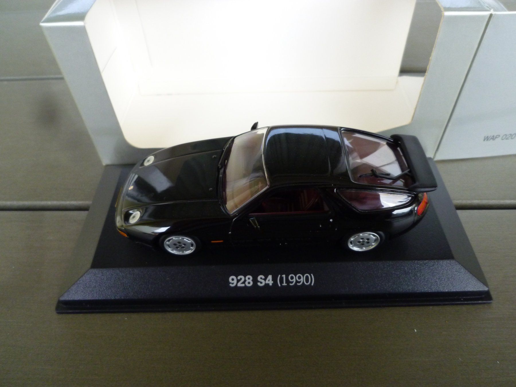 Porsche Modellini d'auto: Porsche 928 S4 (1990) – Nuovo e nell'imballaggio originale da Flawil venduto da Imperiosud 4