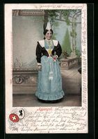 Hübsche Appenzellerin im Trachtenkleid,