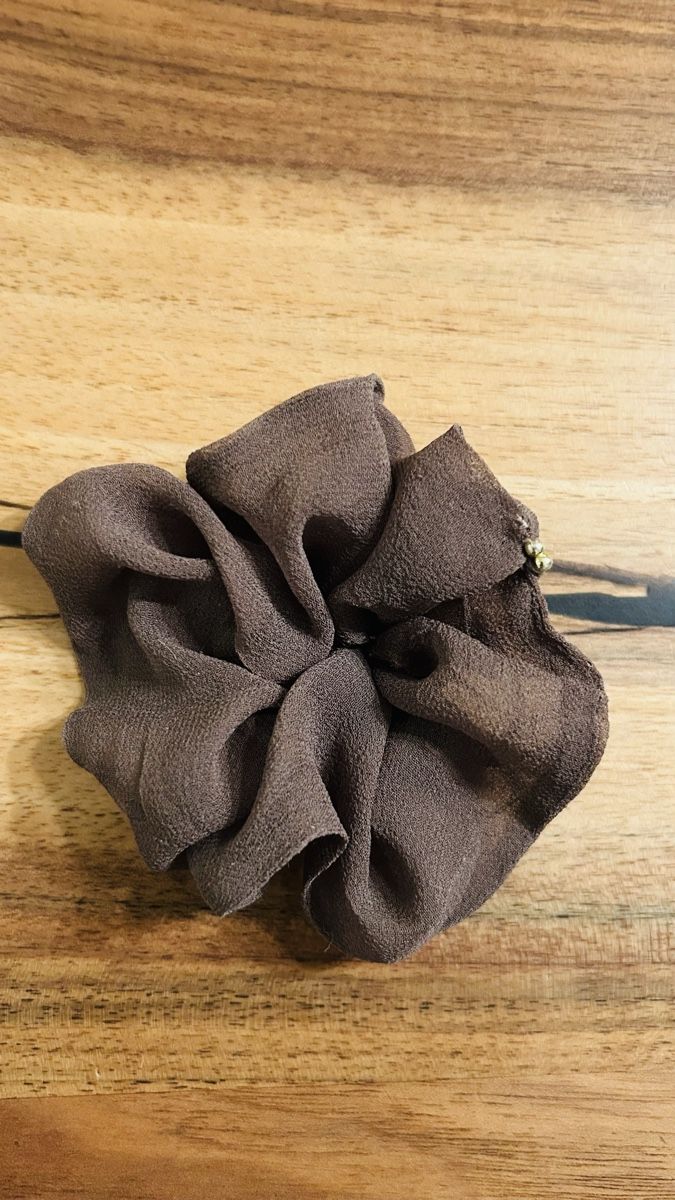 Accessori per capelli: Scrunchie aus Seide, Braun – Usato da Zürich venduto da keinweiss