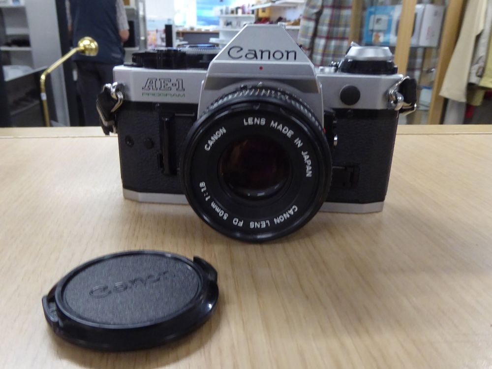 Canon AE1 Film Camera with Canon Prime Lens Kaufen auf Ricardo