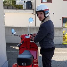 Profile image of man_plus_vespa