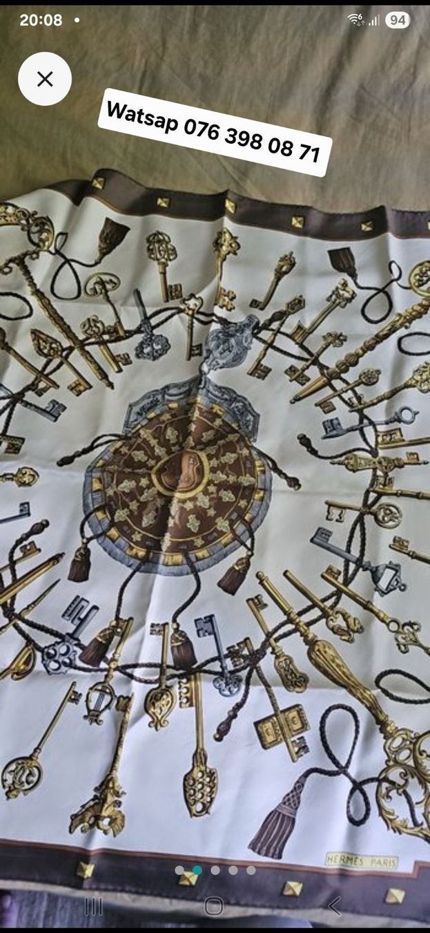 Hermès Foulard & Sciarpe: Schal HERMES – Nuovo e nell'imballaggio originale da Effretikon venduto da rinuom01 1