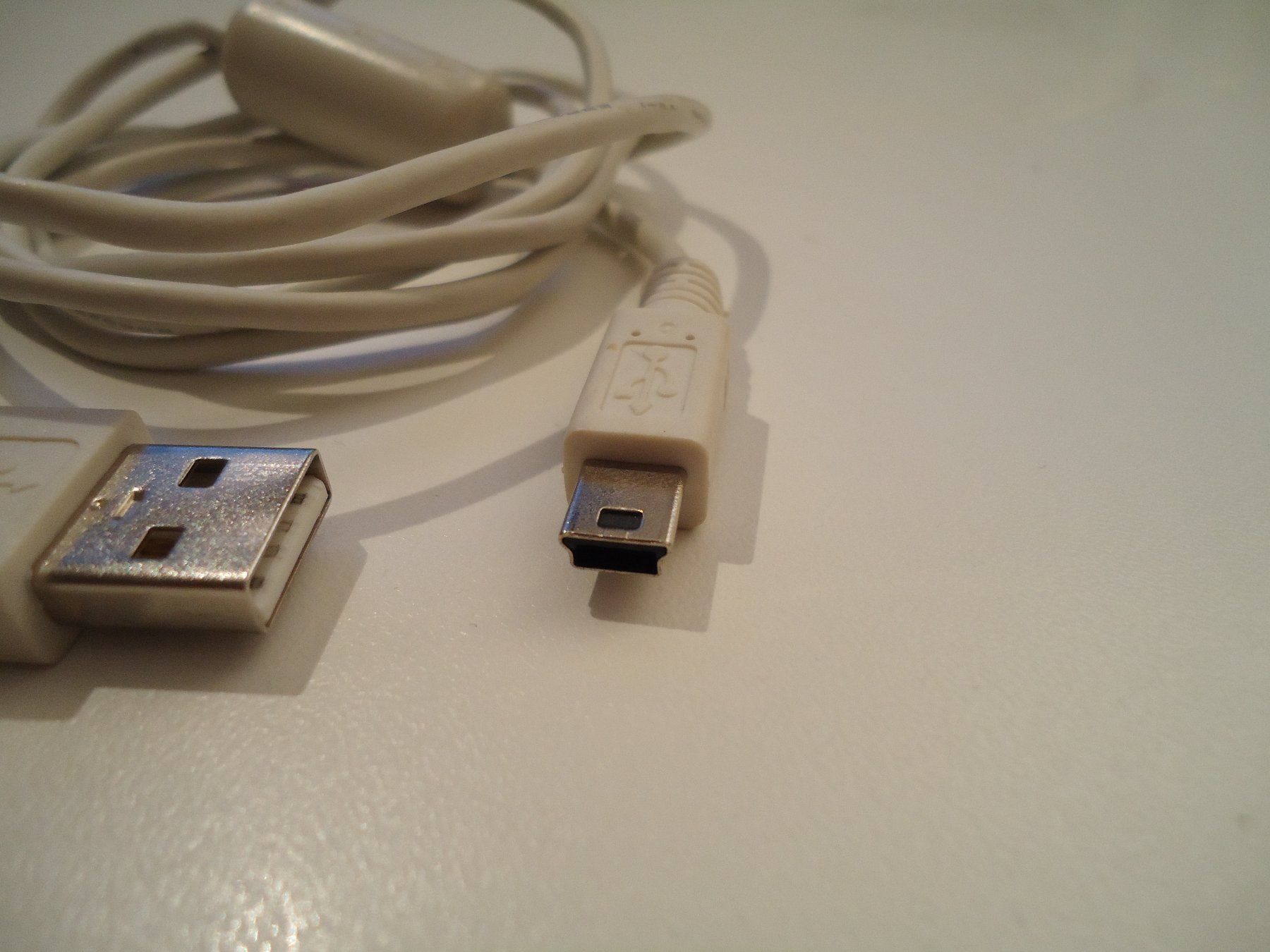 Cavi: USB Typ B-Mini Kabel weiss 1.2m – Usato da Emmenbrücke venduto da BlSi 1