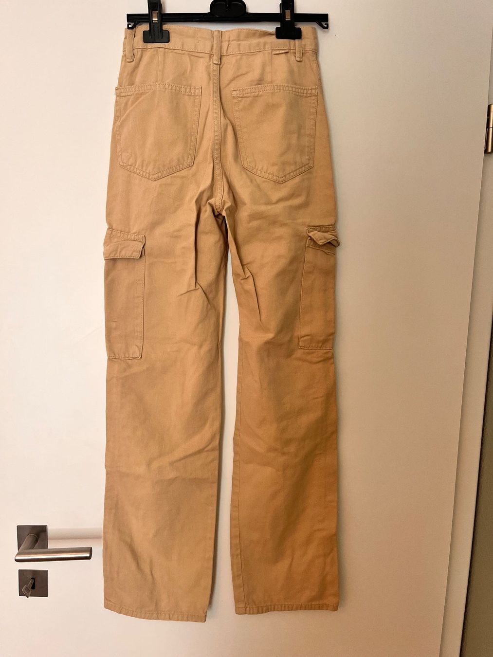 Pull&Bear Pantalons: Pantalon Cargo Pull & Bear T32 beige – D'occasion à Fribourg par Mikassassa 1