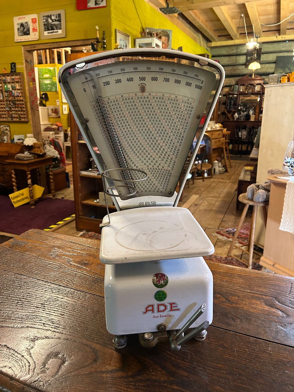 Waagen und Gewichte: Antike ADE Waage – Gebraucht aus Goldau von Taburettli_Brocante