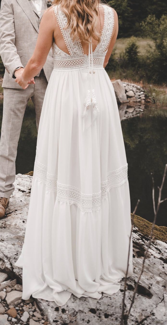 Robes: Secondhand Brautkleid Ariamo "Arwen", Grösse 36 – D'occasion à Brunnen par Herzig-Brautmode 4