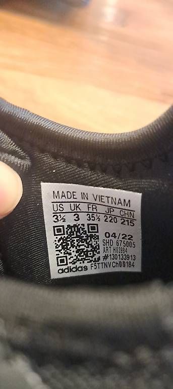 Chaussures hommes: Adidas NMD R1 Junior Grösse 35.5 – D'occasion à Brunnen par Rodge 2