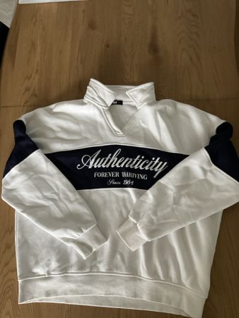 Pullover weiss dunkelblau Gr. M
