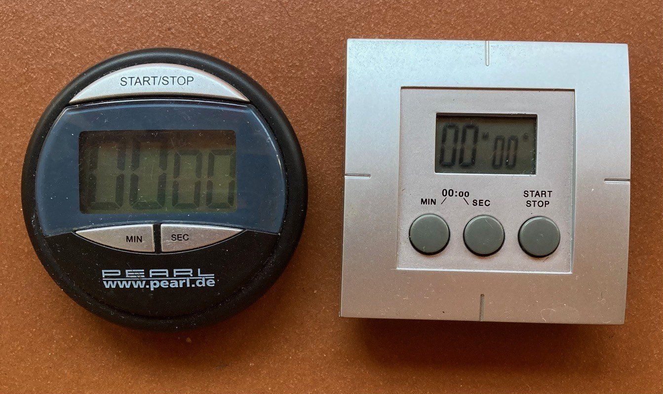 Uhren: Digitaler Timer (quadratisch oder rund) – Gebraucht aus Orselina von Vrenegonde
