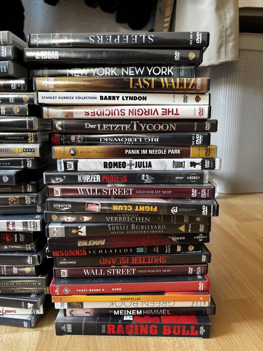 Tutti i DVDs: DVD Sammlung: ca. 65 Klassiker – Usato da Zürich venduto da rgoldi 2