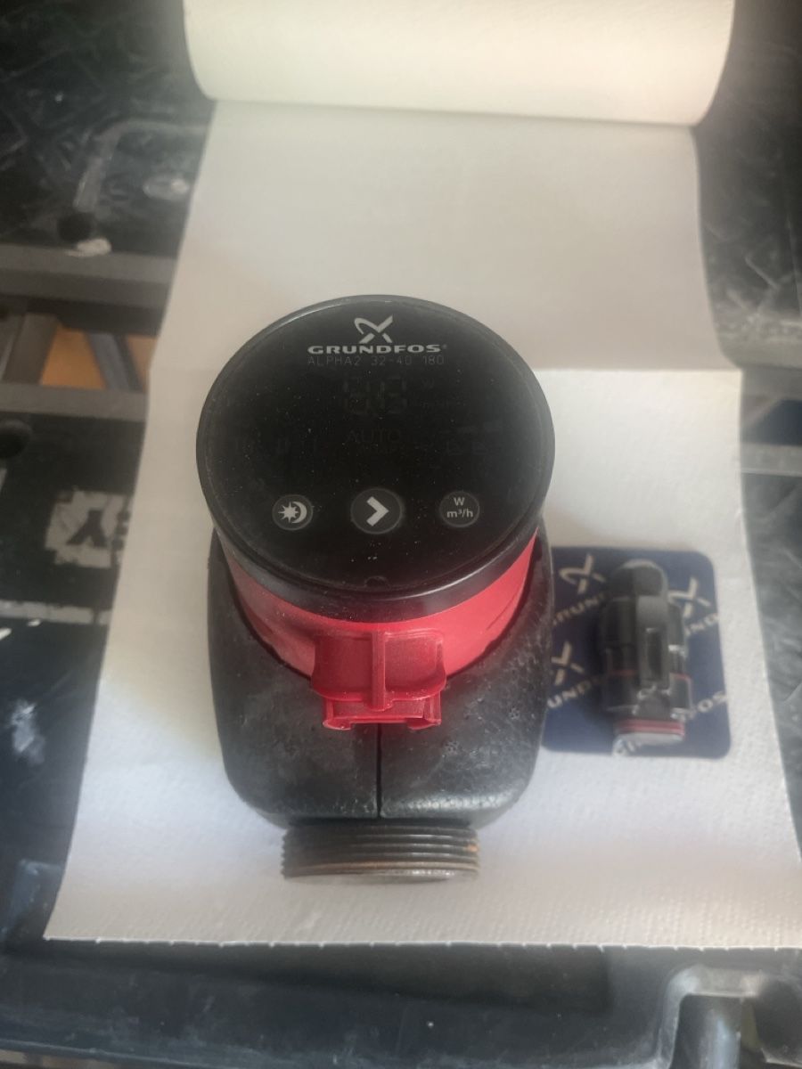 Grundfos Radiateurs: Grundfos Pumpe – D'occasion à Emmen par Joenicelife