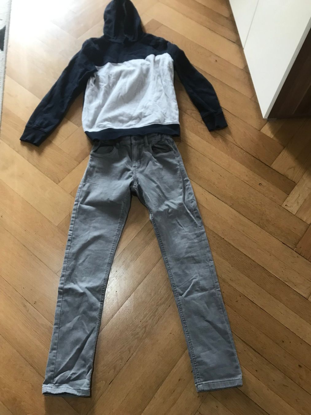 Lotti & Set di vestiti: Lot pantalon et Pull – Usato da Gorgier venduto da chahn