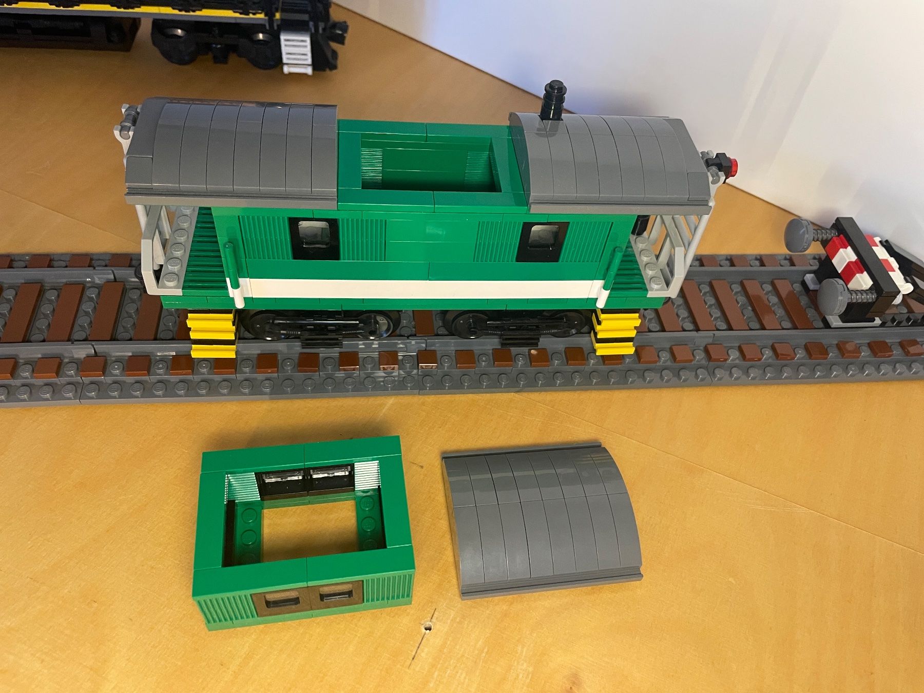 Lego Kit di costruzioni: LEGO MOC US-Caboose – Nuovo (secondo la descrizione) da Wil SG venduto da blitzeblanko