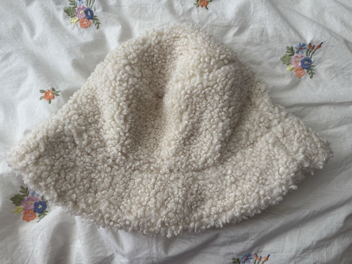 H&M Copricapi, berretti & cappellini: Chapeau bob H&M, taille M/L – Nuovo (secondo la descrizione) da Meyrin venduto da mai_pl7s