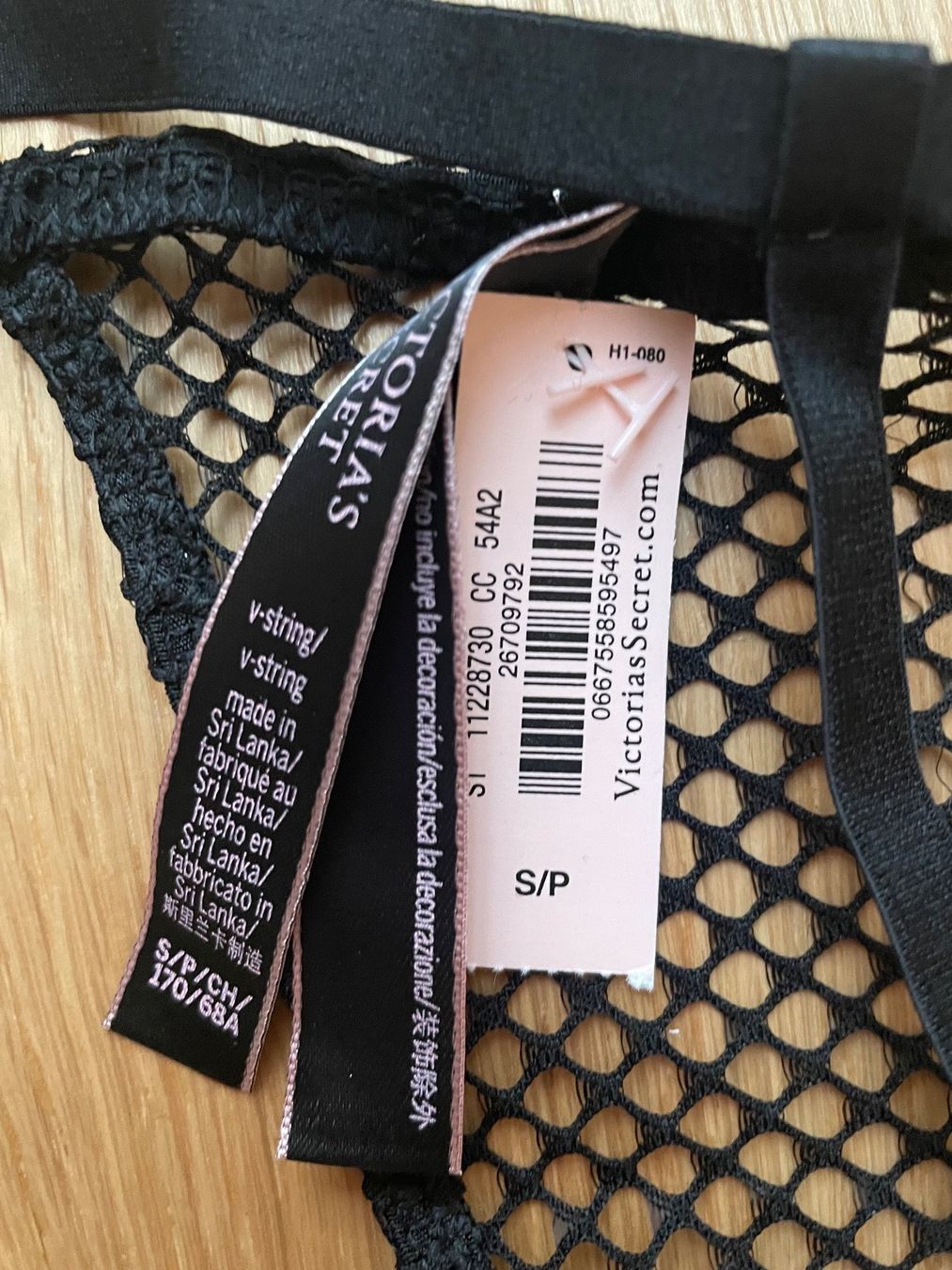 Victoria's Secret Altra biancheria intima: Victoria’s Secret Adjustable Fishnet V-String Thong S NEW – Nuovo e nell'imballaggio originale da Dübendorf venduto da Mangia14 3