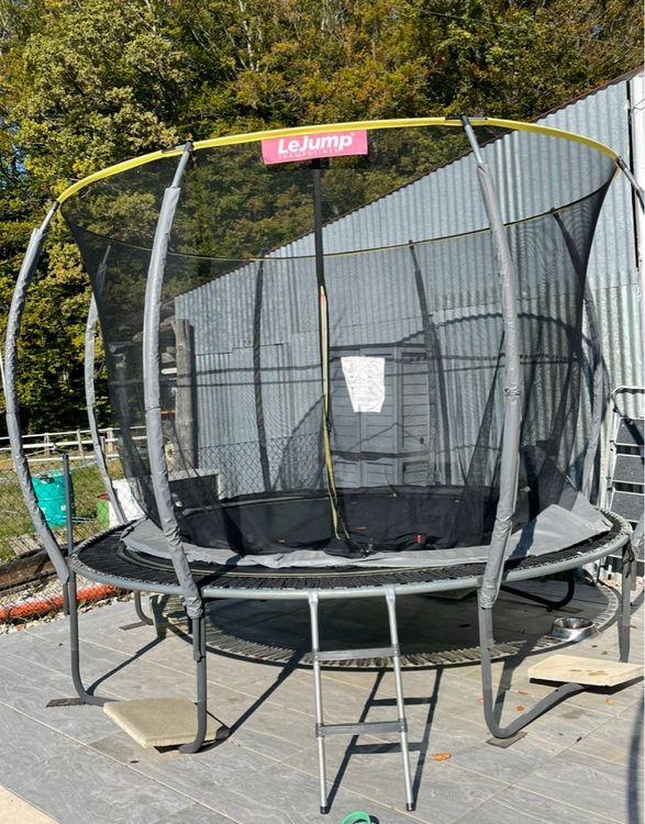 Trampolines: Trampoline LeJump - Amusement garanti pour vos enfants! – D'occasion à Chénens par Picco82