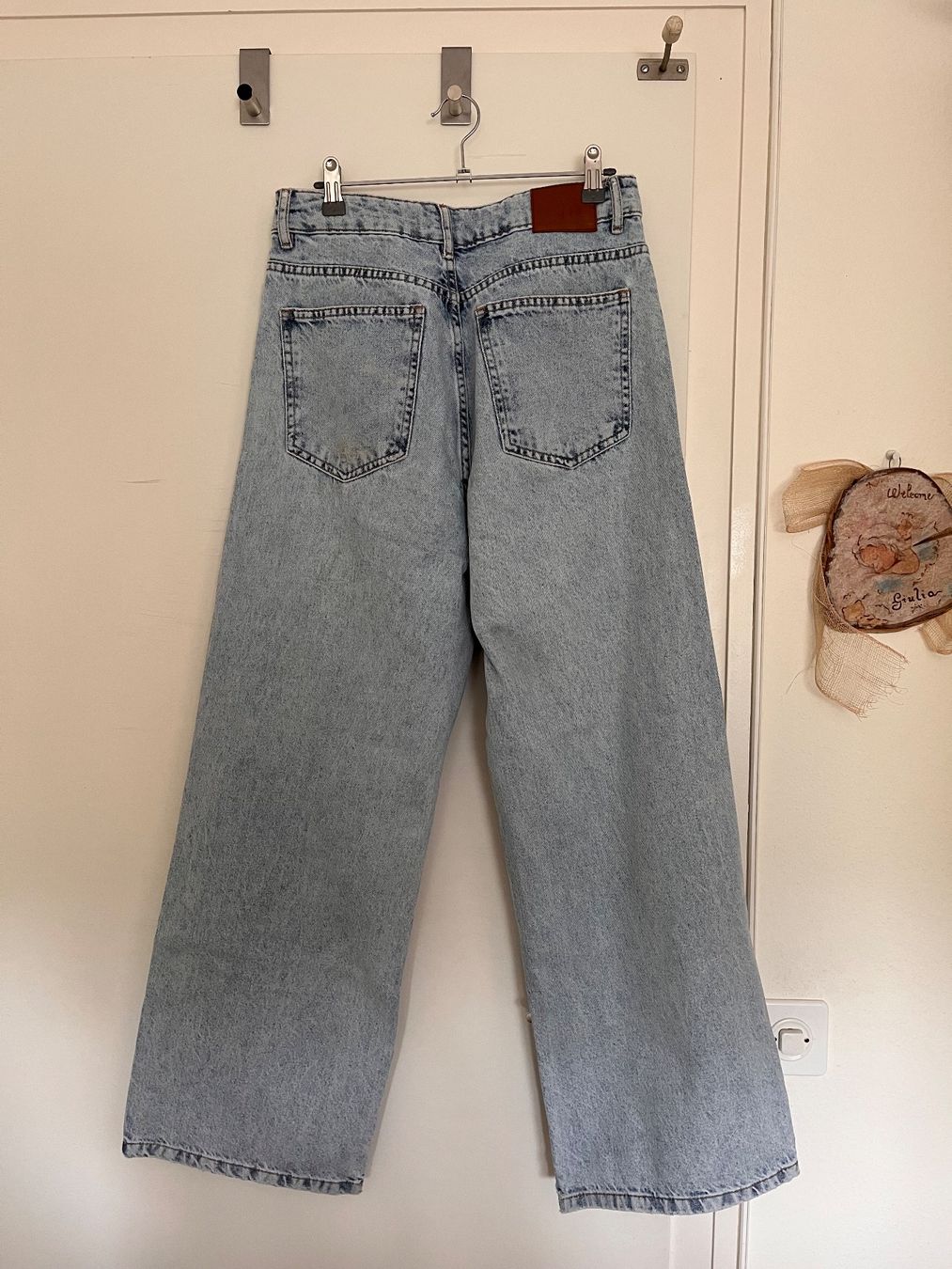 Jeans: Jeans larges bleu très clair – D'occasion à Genève par giulia_almnn 1