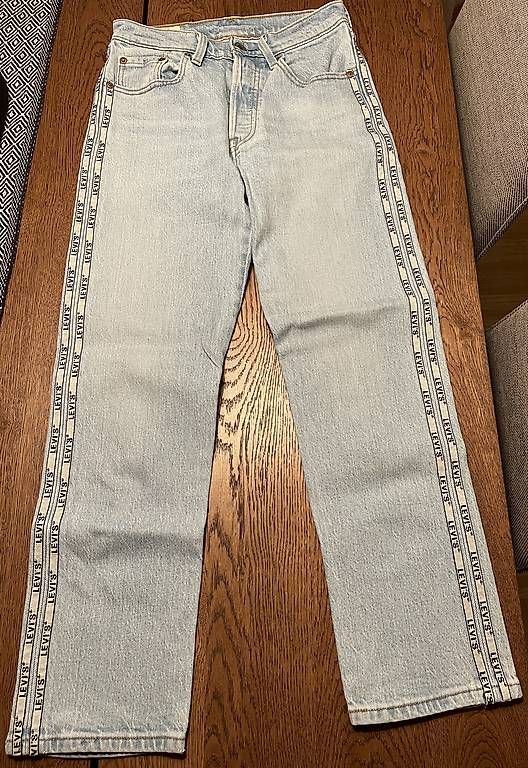 Levi's Jeans: Levi's Damen Premium Jeans W24/W26 – Gebraucht aus Spreitenbach von Levin1983