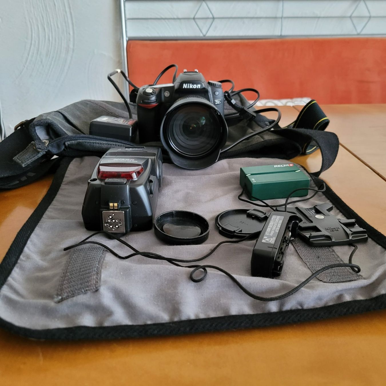 Nikon Fotocamera: Nikon D80 + Flash SB-600 + Objectif + Sac + Accessoires – Usato da Crans-Montana venduto da val_z27p 1