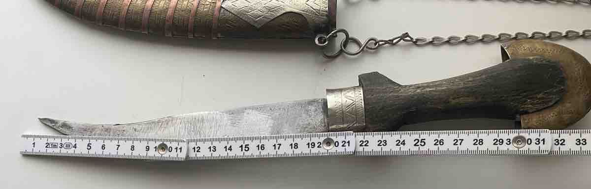 Posate: Antikes Deko Messer mit Scheide und Kette – Usato da Allschwil venduto da Deal_Tiger99 2