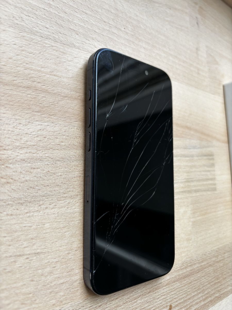 Apple Portables: Iphone 15pro 265gb with case – D'occasion à Beromünster par aileen321 3