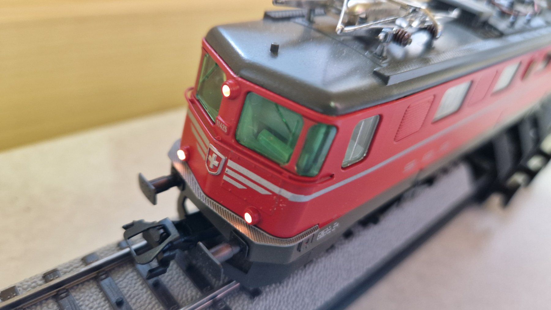Märklin Modellini di ferrovie: Marklin 3336 Ae 6/6 Genève de Marklin avec décodeur ESU – Usato da Crésuz venduto da lechat07 4