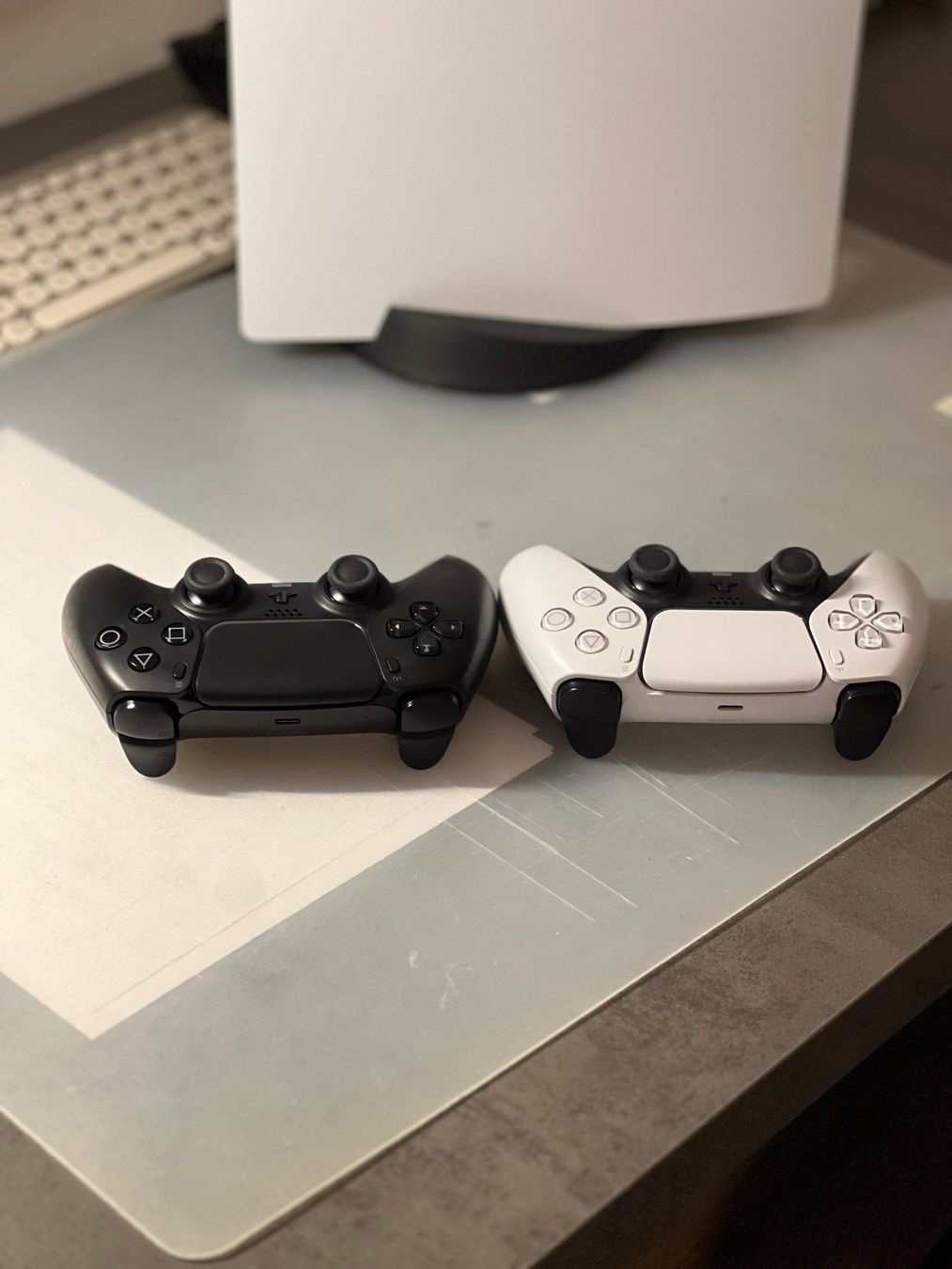 Sony Console: PS5 Set mit 2 Controller, Extra Speicher (5TB) + Spiele – Usato da Lengnau BE venduto da Rron1 4