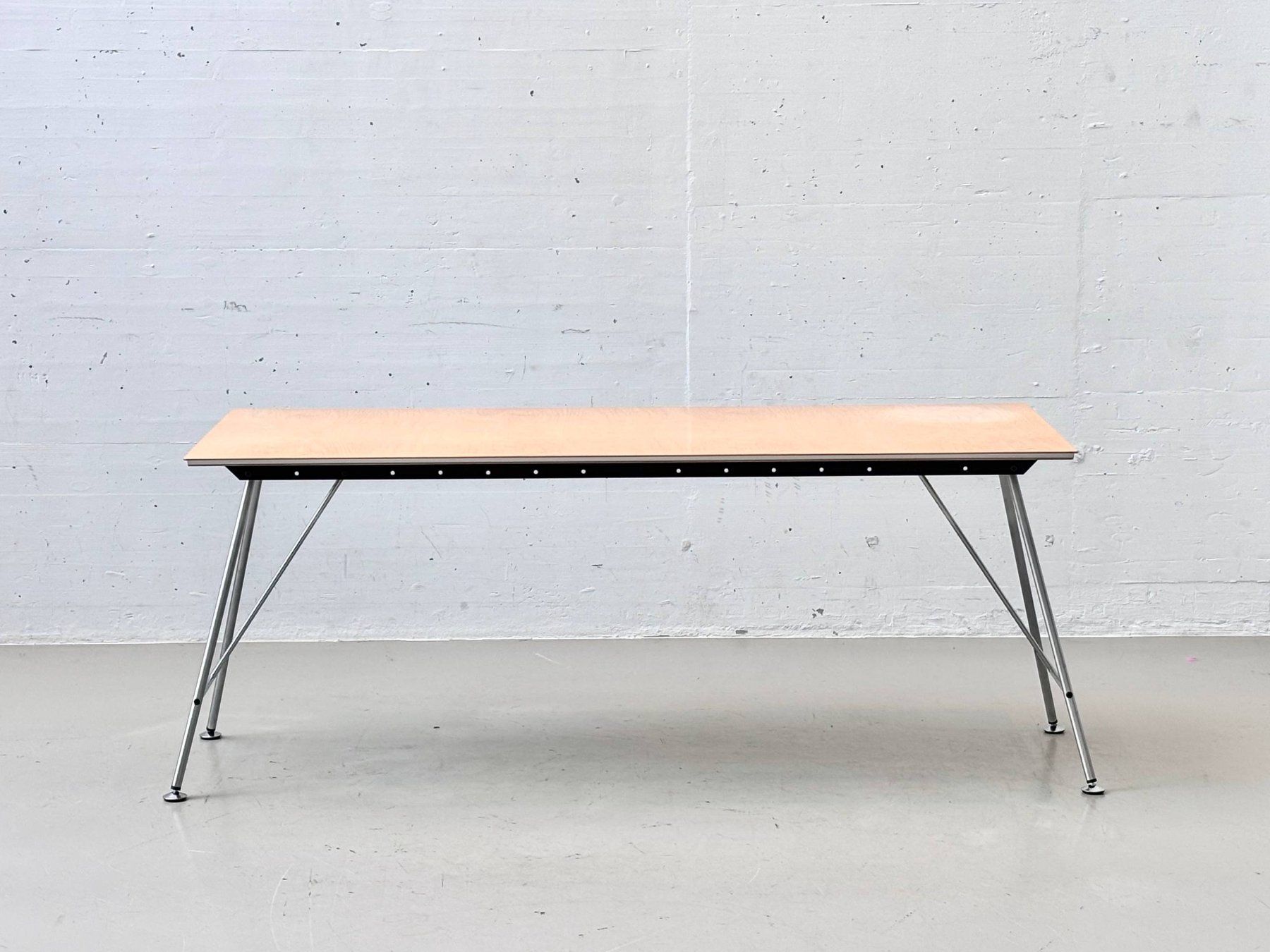 Atelier Alinea Tische: Atelier Alinea Bürotisch mit Metallgestell – Gebraucht aus Zürich von LeMoege 9