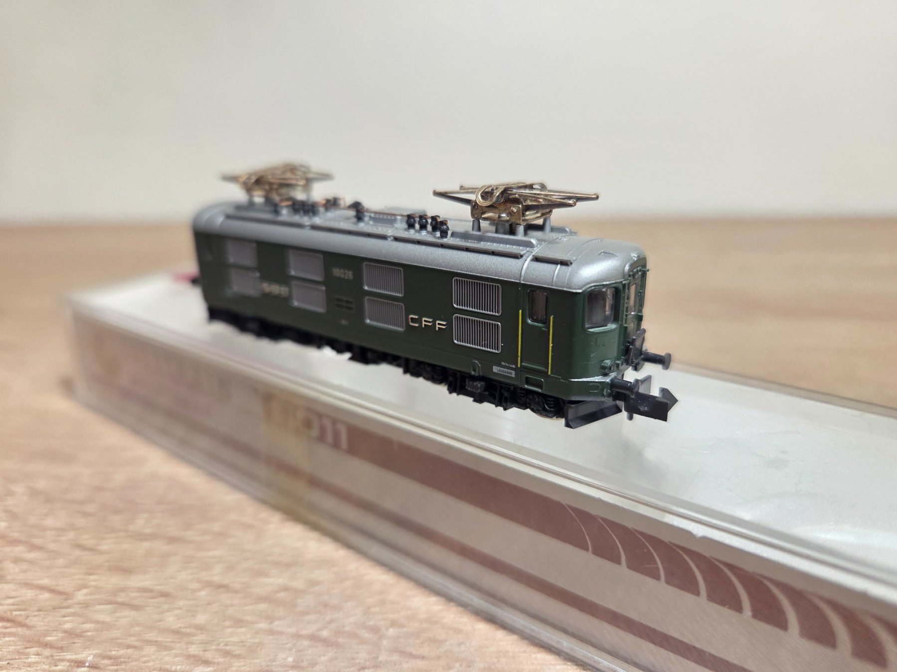 Hobbytrain Modellini di ferrovie: Hobbytrain N 11011 E-Lok 10026 SBB – Usato da St-Aubin-Sauges venduto da Lo_Go 3