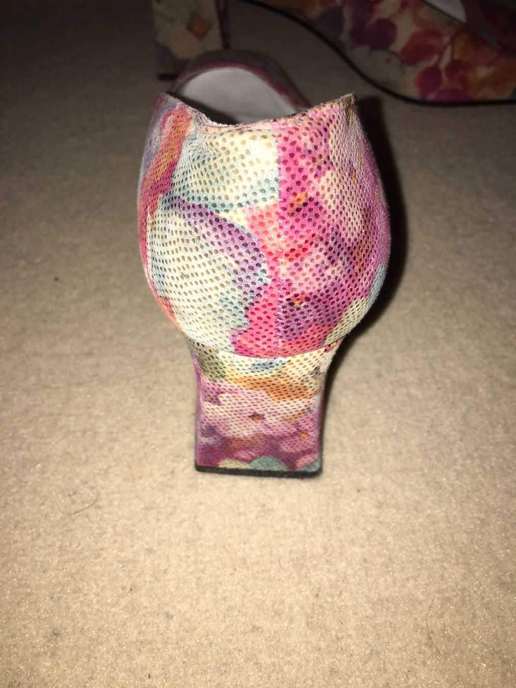 Stuart Weitzman Scarpe da donna: STUART WEITZMANN Pumps, Gr. 37, bunt – Usato da Arni AG venduto da Mimo007 5