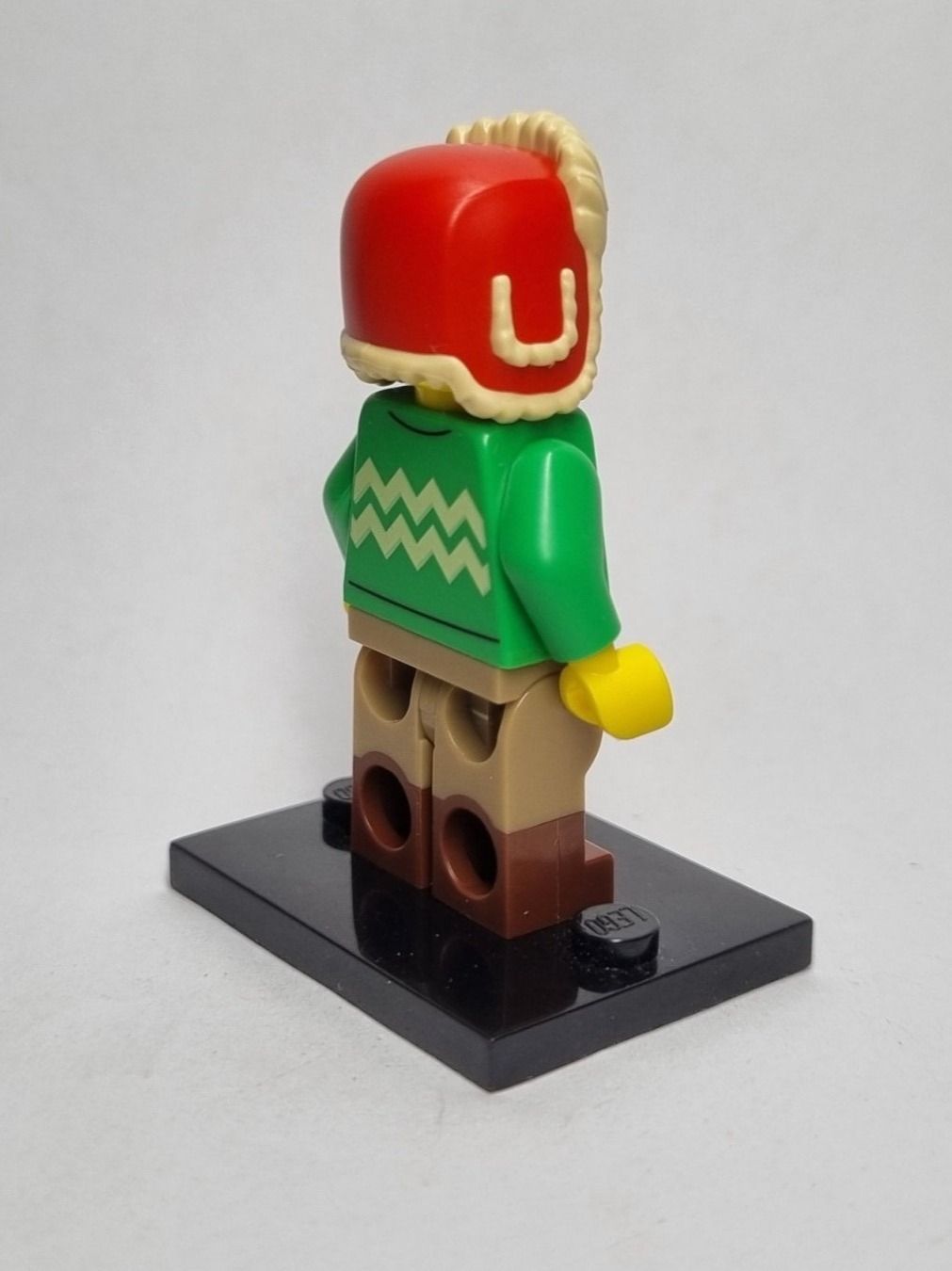 Lego Kit di costruzioni: LEGO BAM Late 2023 Winter Guy with green pullover – Nuovo (secondo la descrizione) da Basadingen venduto da NekoBricks 3