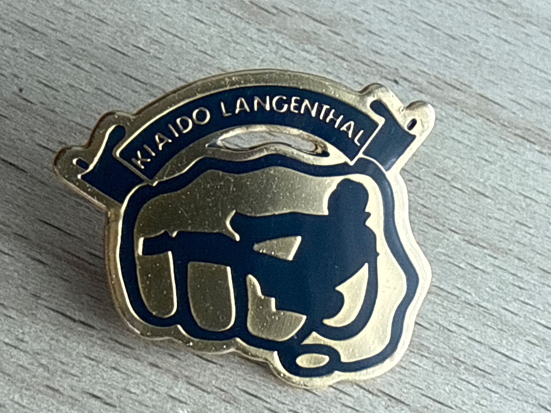 Placchette & Badge: Pin Kiaido Langenthal – Usato da Glattbrugg venduto da Schweigmatt