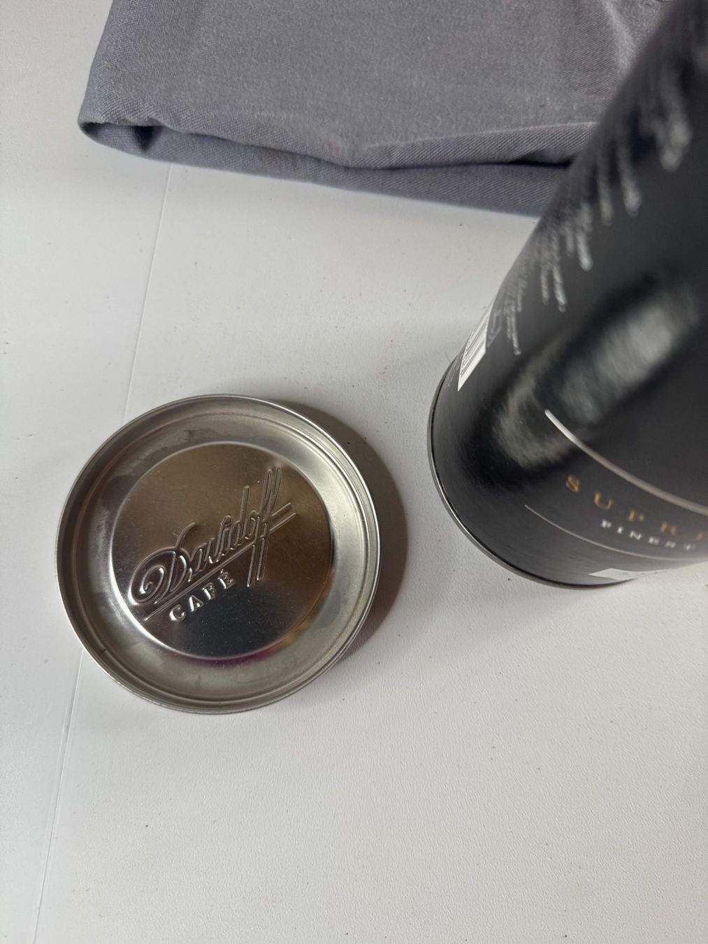 Davidoff Humidor per sigari: Davidoff Café Set - 4x Dose & Schürze - 90er/2000er – Usato da Büren SO venduto da Handelsvermittlung 7