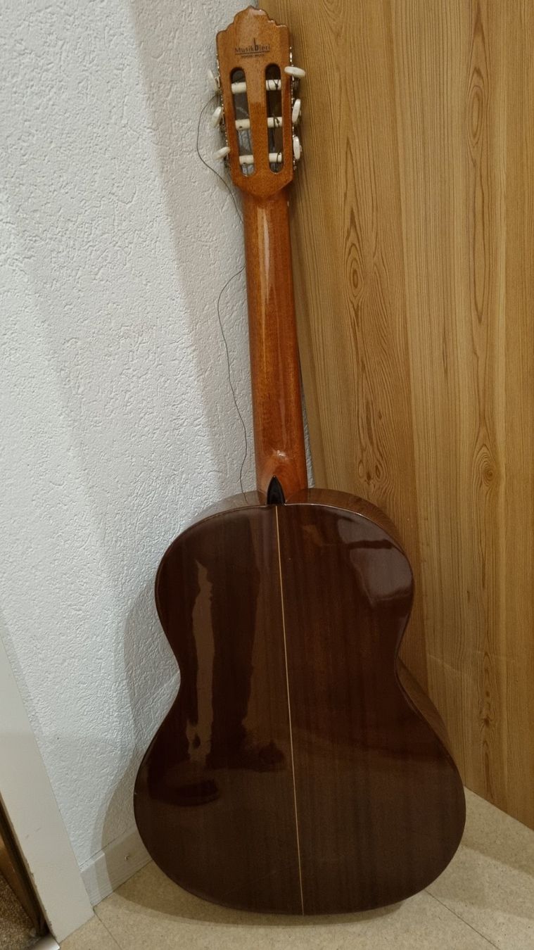 Musikinstrumente: Gitarre – Gebraucht aus Berikon von Meier-HolzerTanja 1