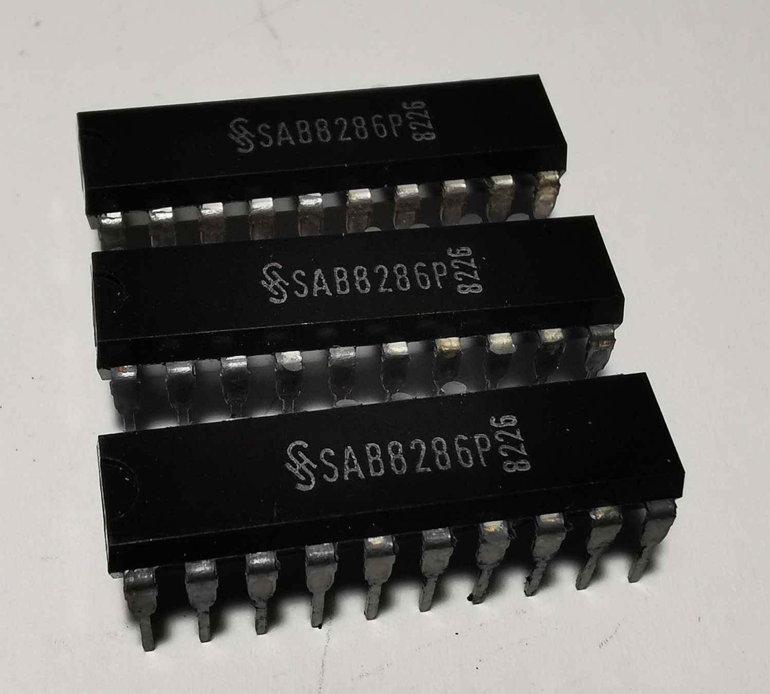 Siemens Componenti elettronici: SAB8286P Siemens Octal Bus Receiver – Nuovo e nell'imballaggio originale da Bremgarten b. Bern venduto da Vittorio0