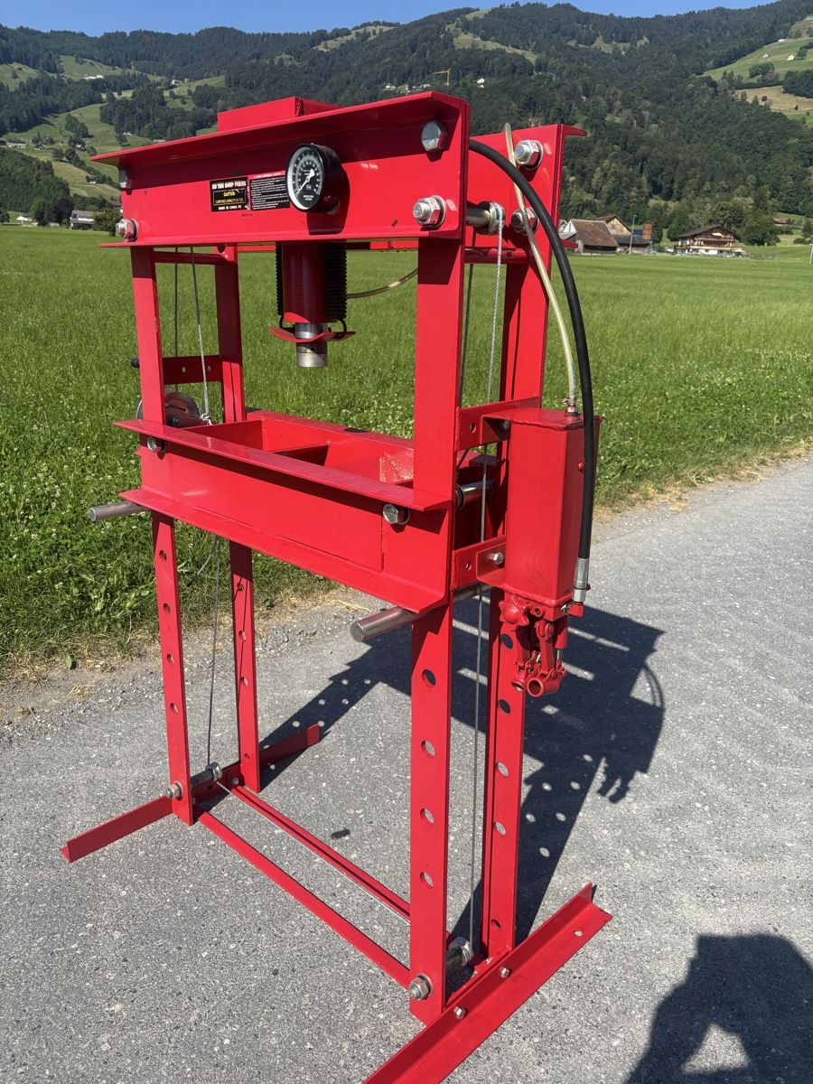 Alle Werkzeuge: Werkstattpresse Richtpresse – Gebraucht aus Rufi von Anphi 1