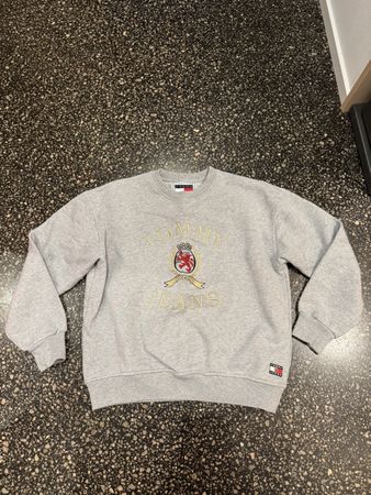 Tommy hilfiger grey sweater size small