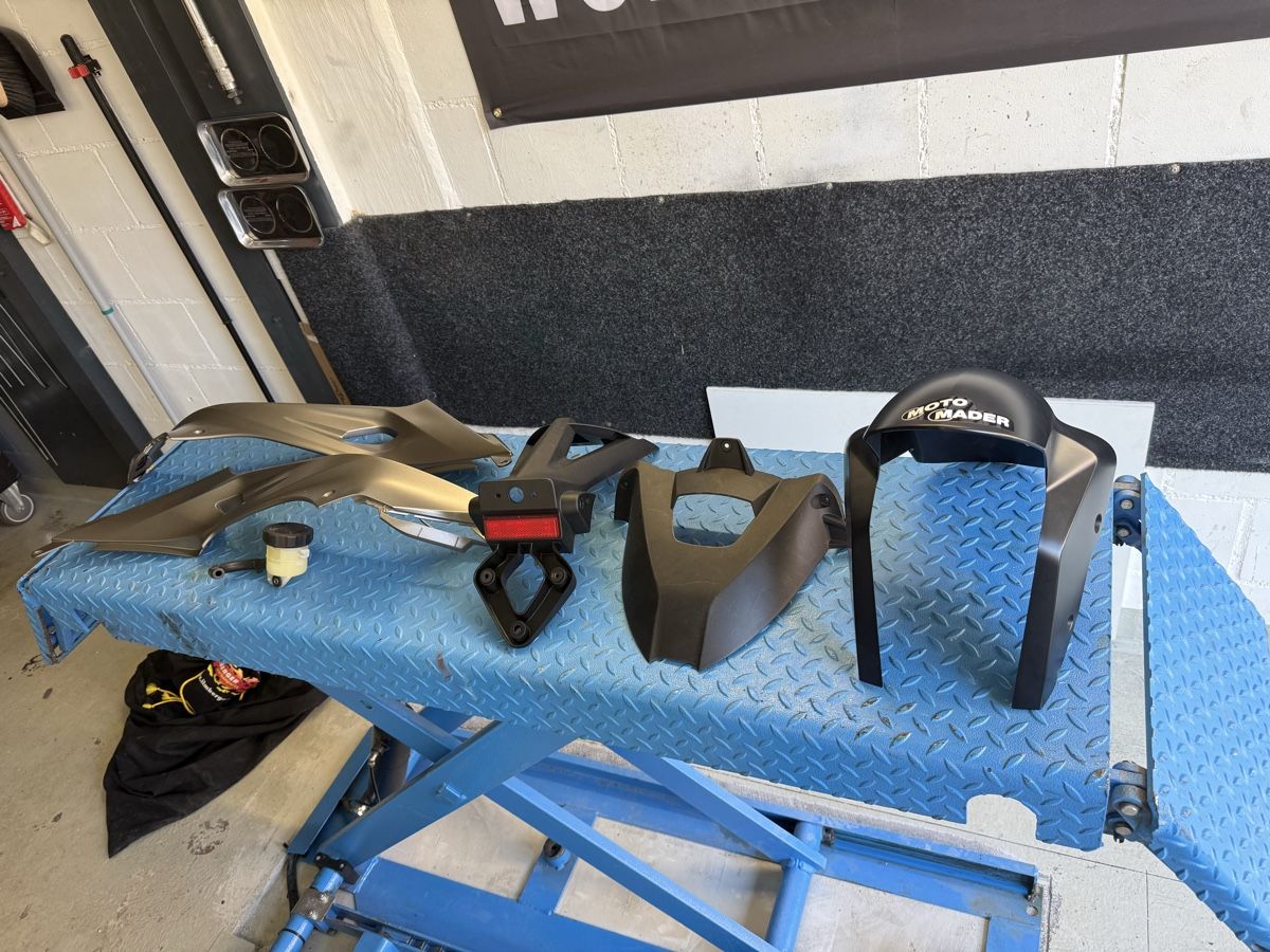 BMW Tutti i ricambio per moto: BMW s1000r 2014 – Usato da Unterterzen venduto da Hobby-driver 2