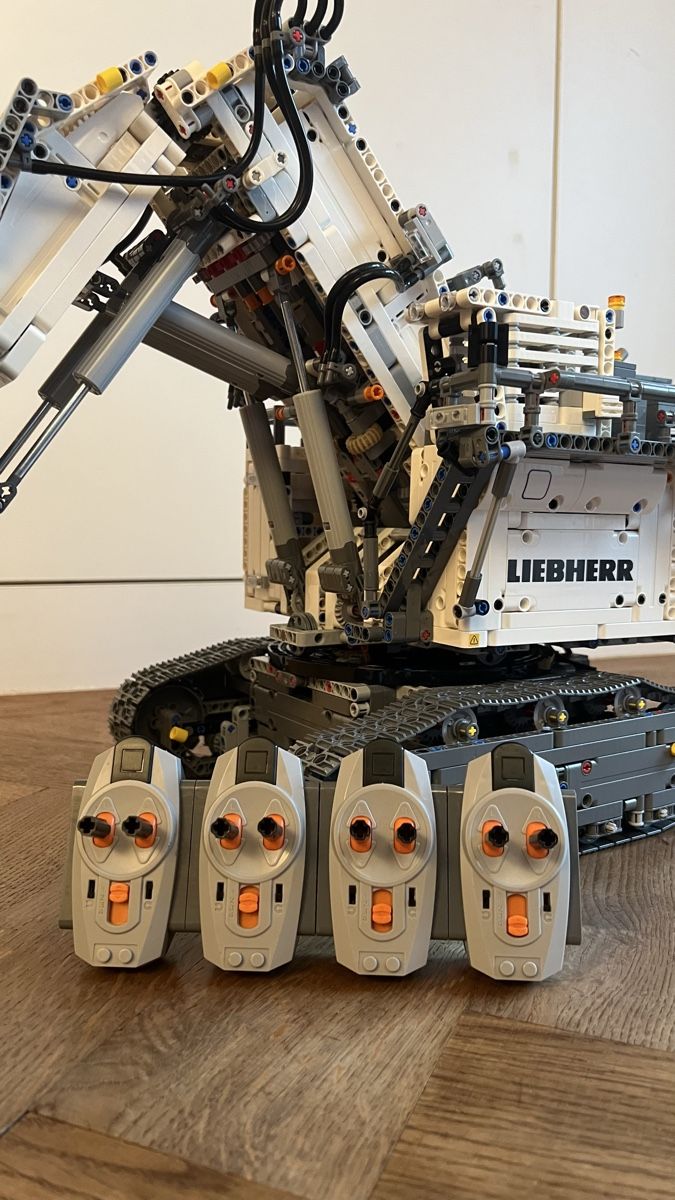 Lego Baukästen: Lego Technic 42100 Liebherr Bagger mit Power Functions !  – Gebraucht aus Olten von Tivalent 9